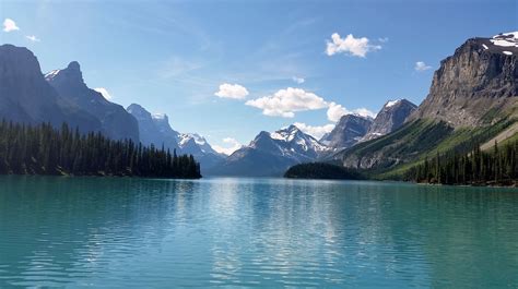 Maligne Lake Jasper Ab Canada
