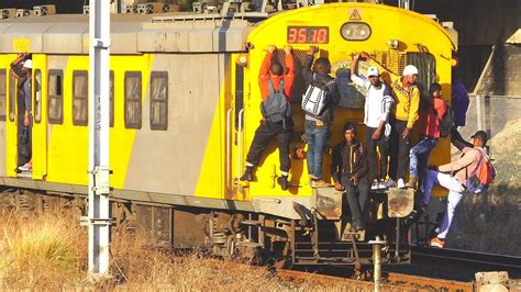 More Dangerously Overcrowded Commuter Trains For Metrorail Cape Town