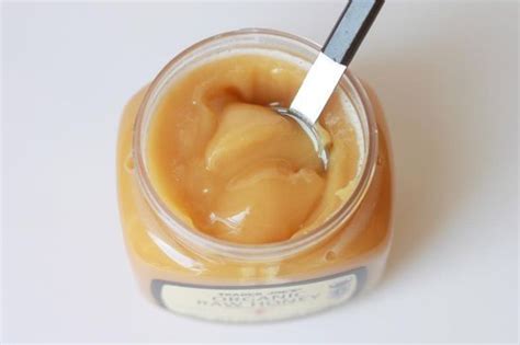 Skin And Beauty Series The Benefits Of Honey On Your Skin Beauty Treatments Health And Beauty