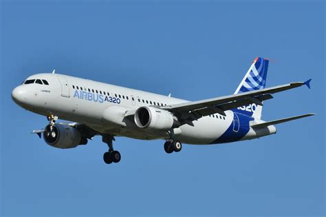 Narrow body airliner Airbus A320 ️ | charter advisory