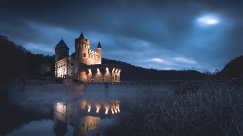 Download Reflection Night Man Made Castle 4k Ultra Hd Wallpaper