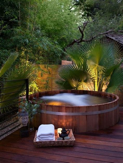 Rustic Cedar Hot Tub Ideas For Natural Atmosphere