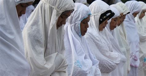 Semoga bermanfaat terima kasih we sometimes do not understand about. Bila Isteri Ada Kesalahan Dalam Solat, Suami Tegurlah. Ini ...