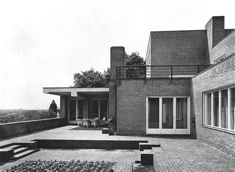 Conversations with mies van der rohe, p.56, princeton architectural press. The debate around Mies van der Rohe's Wolf House | METALOCUS