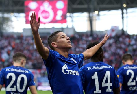 Saison 2011/2012 in der veltinsarena auf schalke einige stimmungsvolle highlights auf den rängen! FC Schalke 04 empfängt den 1. FC Köln in der Veltins Arena ...