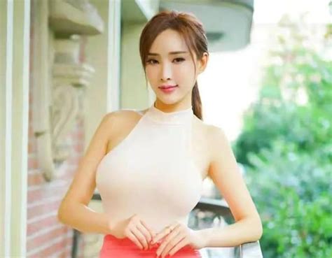Sexy And Charming Zhou Yanxi Inews