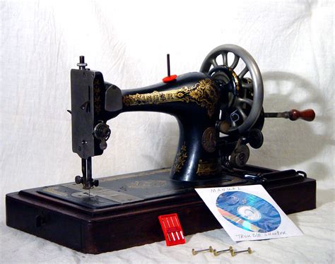 Singer Sewing Machine Model 28 K The Victorian Handcrank Model Built In