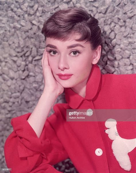 Headshot Portrait Of Belgian Born Actor Audrey Hepburn Leaning On Her News Photo Getty Images