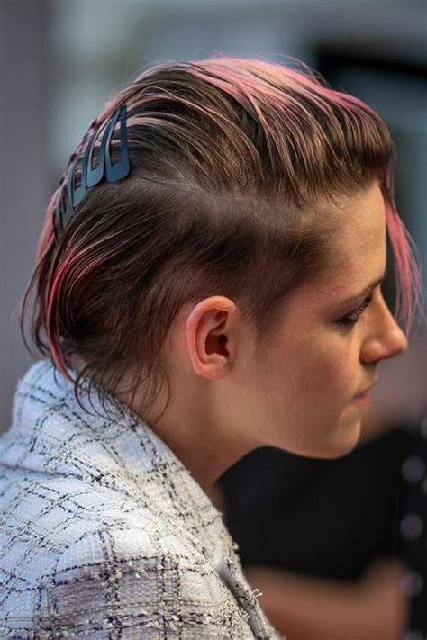 Kristen Stewarts Hair Is Pastel Pink Now And She Looks Stunning