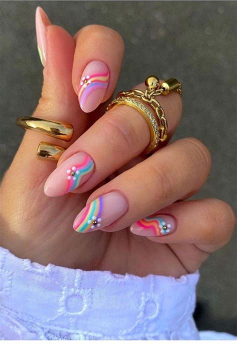 35 Cute Summer Pastel Nails With Almond Shaped Nails 2021 Floral