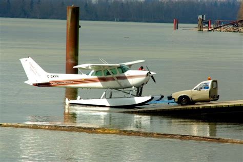 Cessna 172 Float Plane