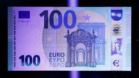 Der 100er ist grün, der. 100 Euro Schein Druckvorlage : Kostenloses Spielgeld zum ...