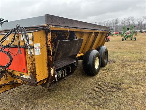 Kuhn Knight 8118 Manure Spreader Drypull Type For Sale In Fultonville