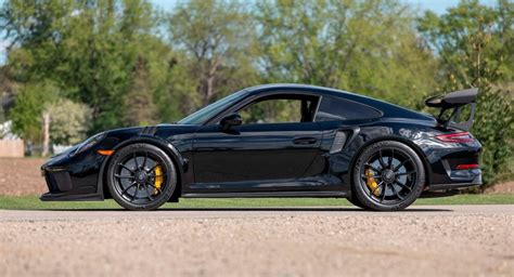 Blacked Out 2019 Porsche 911 Gt3 Rs Is A Lethal Weapon Begging To Be