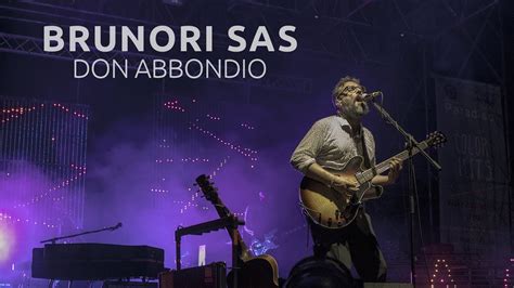 Brunori sas, ecco 'a casa tutto bene': Brunori Sas - Don Abbondio LIVE Color Fest 5 - YouTube