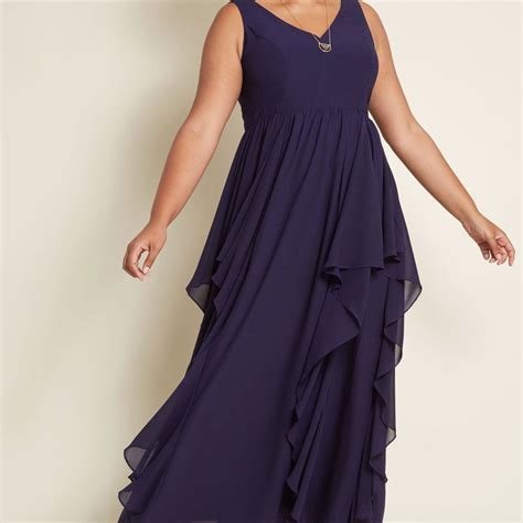 25 Plus Size Bridesmaid Dresses To Fit Every Style And Budget