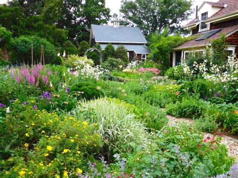 30 Cottage Garden Ideas We Love Hgtv