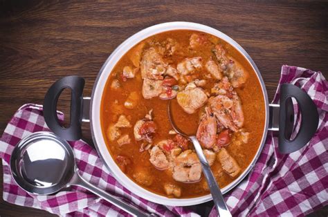 Caldo De Camarón Con Chile Guajillo Con Sal Y Azucar