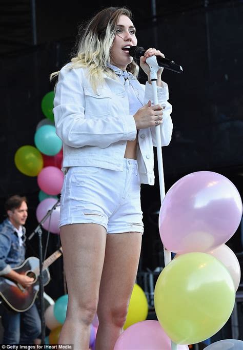 Miley Cyrus Performs In Crop Top With Shorts Daily Mail Online