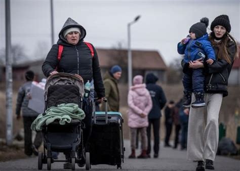 Біженці з України зможуть залишитись у ЄС на три роки Korrespondent net