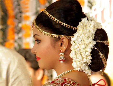 There is a style for every type of event, from beach wedding hairstyles, to even indian wedding hairstyles for that exotic themed wedding. Reception Hairstyles: How To Nail Your Wedding Look