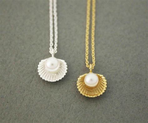 Pearl And Scallop Seashell Pendant Necklace In Silver Gold N0514g On