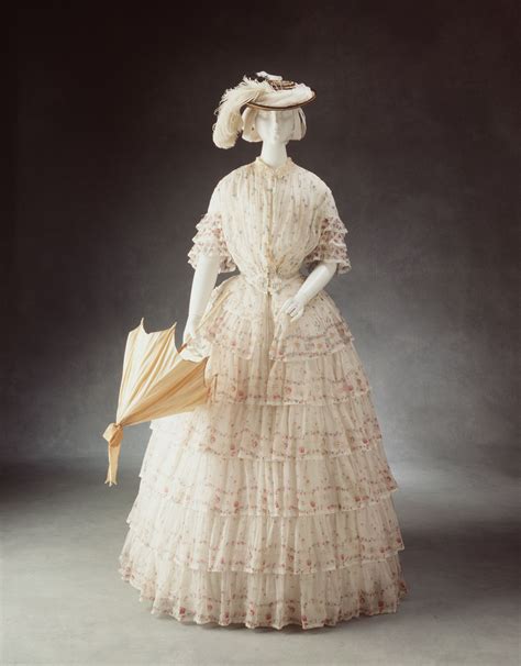 1845 Australia Summer Day Dress Floral Printed Muslin Historical Dresses Vintage Dresses