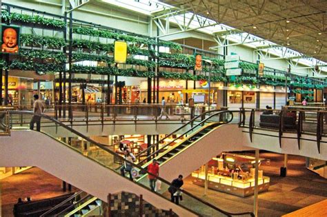 Outlet malls shopping centers & malls. Jersey Garden, the other outlet close to New York and a ...
