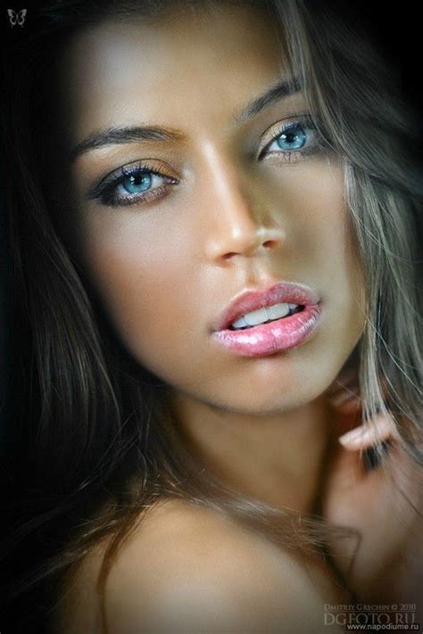 Ice Blue Eyes Most Beautiful Eyes Stunning Eyes Gorgeous Women