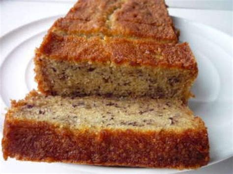 If you are looking for a quick and easy cake recipe with just few simple ingredients, this easy banana magic cake is perfect sweet treat. Soft and Moist Banana Cake | Resep makanan, Makanan, Resep