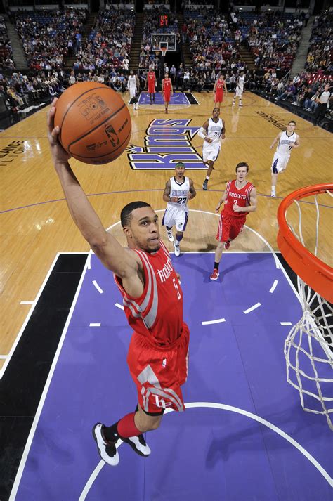 Courtney Lee can fly. | Houston rockets, Houston rockets players, Rose nba