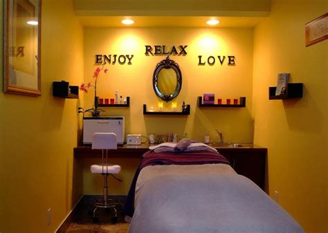 Facialmassage Room Spa Massage Room Home Spa Room Spa Room Decor