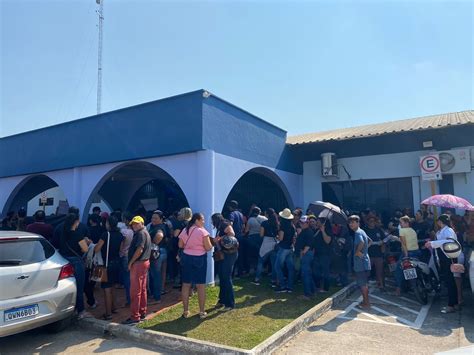 Em Greve Servidores Da Educação Municipal Fazem Ato Em Frente à Prefeitura De Cruzeiro Do Sul