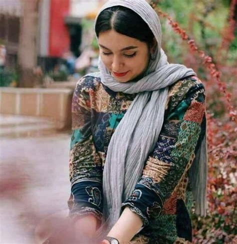 «دایره مور»، یک روش گرافیکی و دوبعدی برای انجام تبدیلات «تانسور تنش کوشی» یا همان تانسور تنش واقعی است که در سال 1882 توسط «کریستین اتو مور» توسعه یافت. ‫عسليه - Home | Facebook‬