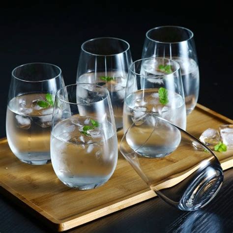 Bagian gagang gelas terbuat dari bahan stainless steel yang tebal sehingga sangat tahan lama dan terlihat mewah. 1 SET ISI 6 PCS STEMLESS GLASS/GELAS WINE/WINE GLASS ...