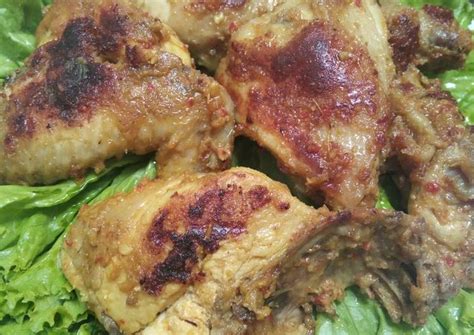 Mulai dari ayam bakar kecap, ayam bakar padang, ayam bumbu rujak,. Cara Masak Ayam Bakar Padang - Resep Ayam Bakar Padang ...