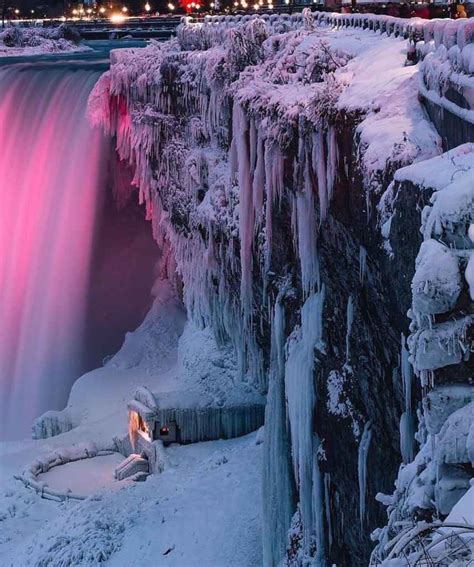 Stunning Pictures Of Frozen Niagara Falls Travelplanet
