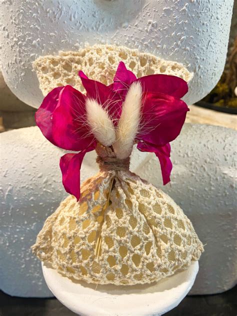 Neda Decorations Μπομπονιέρα Γάμου Ιβουάρ Πουγκί Βουκαμβίλια Bunny Tails