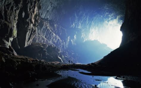 A huge cave in the mountains wallpapers and images - wallpapers ...