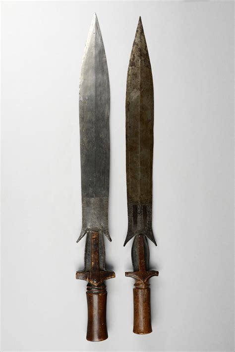 Two Short Swords Fa Auctionhouse Zemanek Münster