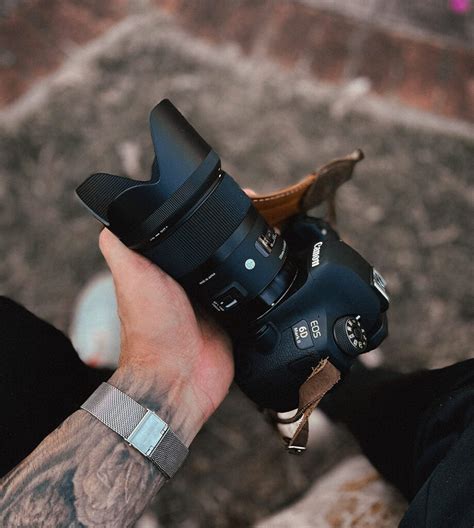Left Handed Dslr Camera Is There Such A Thing Emma Lucy Photography