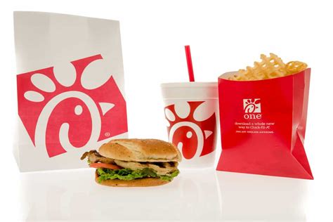 chick fil a sandwiches here are the ingredients calories and prices 06 2023