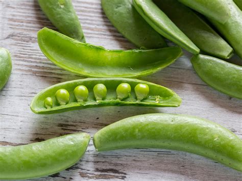 How To Prepare Sugar Snap Peas—and 3 Ways To Enjoy Them This Week