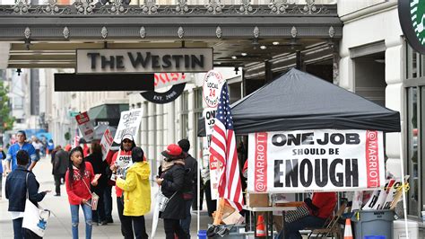 Marriott Workers Strike Detroits Westin Book Cadillac