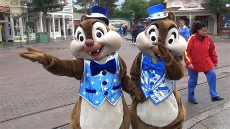 Chip And Dale In 25th Anniversary Outfit Disneyland Paris Youtube