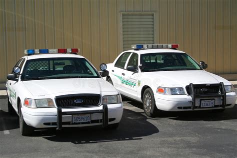 Where to find copscar magazine in usa? USA police car editorial photography. Image of police ...
