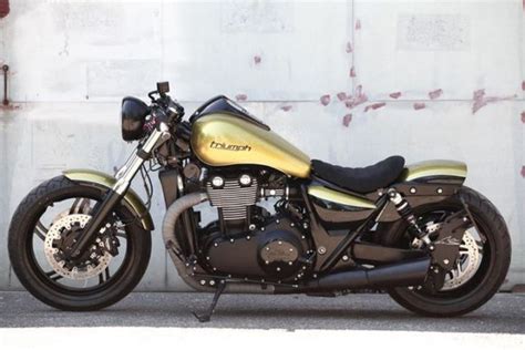 The motorcycle justifies to company's prestige in motorcycle making. Triumph THUNDERBIRD STORM / Angry Bird / www.triumph ...