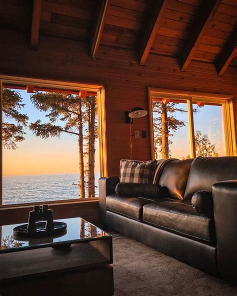 Pin By Dest On Mountain Cotage Lake Cabin Interiors Lake Cabin Decor