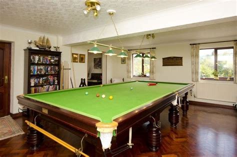 How Heavy Is A Full Size Snooker Table Brokeasshome Com