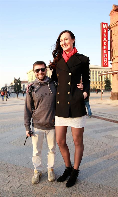 Meet The Worlds Tallest Model 6ft 9in Record Chaser Goes From